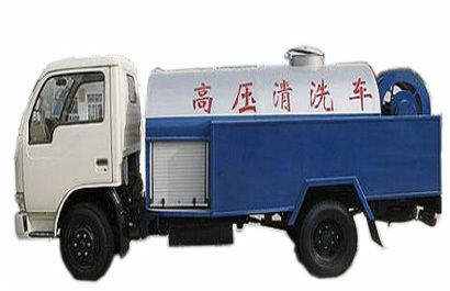 High-pressure cleaning truck